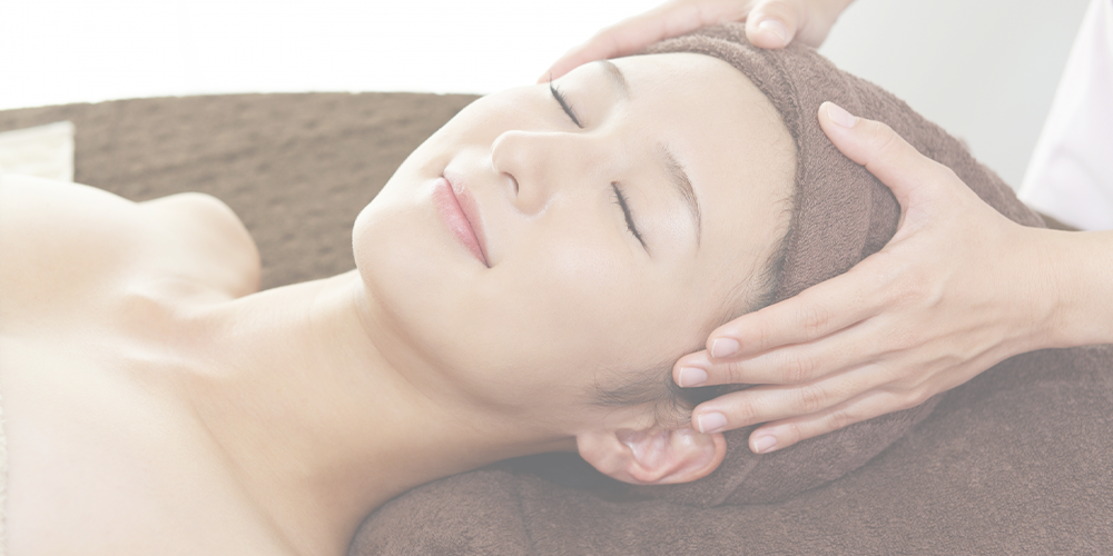 ハリ＆うるおい(水分補給／保湿)の施術風景